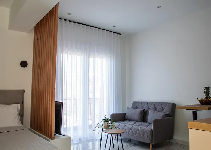 Sofelia Elegant * 尼亚米卡尼奥纳