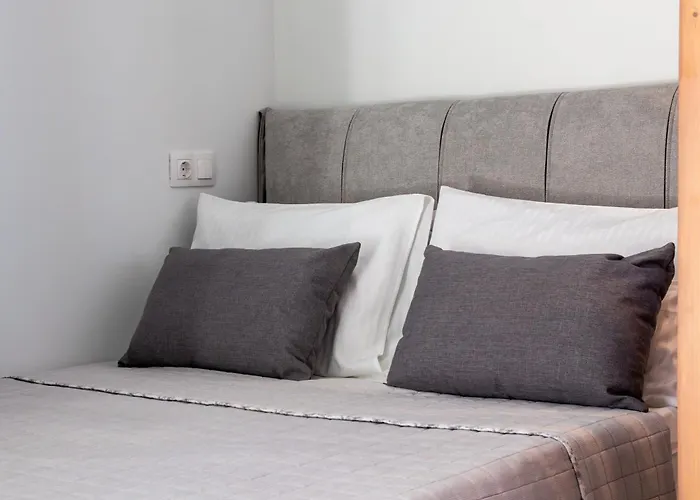 Sofelia Elegant * 尼亚米卡尼奥纳